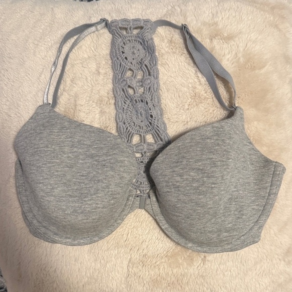 Victoria’s Secret || Front Closure Lined Demi (34DD)